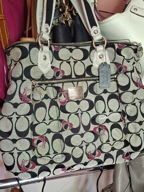 COACH POPPY HEARTS XL TOTE GRAY BLACK MAGENTA CANVAS*couple spots